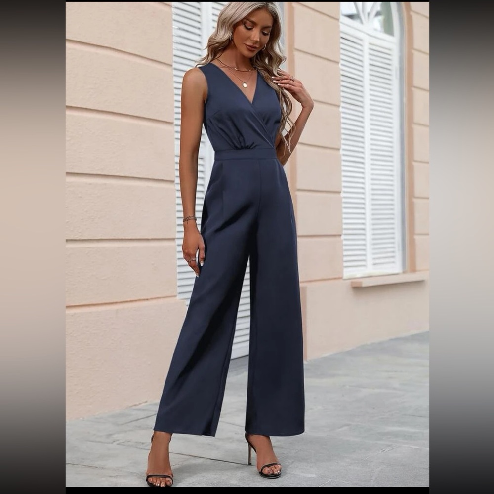 Jumpsuit - Picture 3 of 7